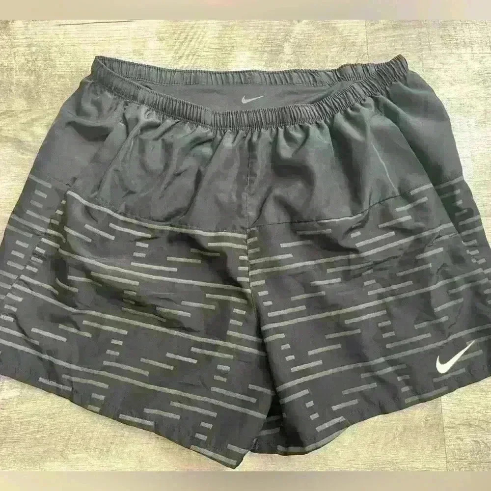 Nike Dry Dri-Fit women's Running shorts, Black with Grey Design  Athletic Logo L